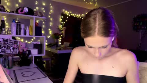 Snapshot of amily_sunray chatting on 03.23.26 Amily online show from 03.23.26