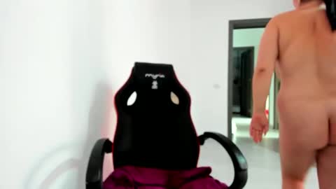 Snapshot of amiraisa chatting on 01.14.25 Amiraisa online show from 01.14.25