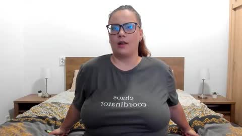 Amira Vyxen online show from 09.30.25