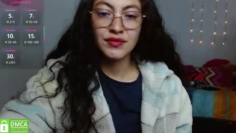 Snapshot of amitlu_ chatting on 11.13.25 amitlu_ online show from 11.13.25