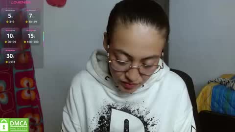 Snapshot of amitlu_ chatting on 11.16.25 amitlu_ online show from 11.16.25