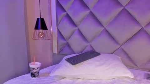 Snapshot of ammy_durand chatting on 02.23.25 ammy durand online show from 02.23.25