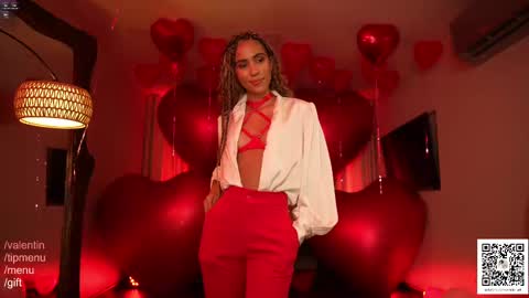 Snapshot of amnie_ chatting on 02.19.25 RETURN 30TH 100 explicit on online show from 02.19.25