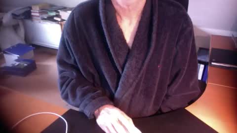 Amor2200 online show from 11.11.25