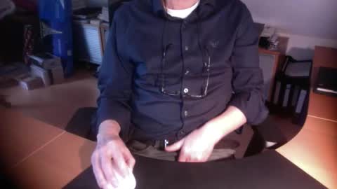 Amor2200 online show from 12.22.25