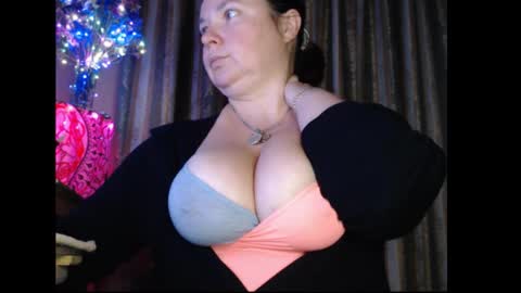 amorelara online show from 09.20.25