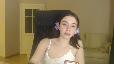 Snapshot of amoremeoww chatting on 02.26.25 miss unforgettable online show from 02.26.25