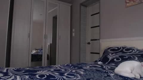 Snapshot of amoremeoww chatting on 11.18.25 miss unforgettable online show from 11.18.25