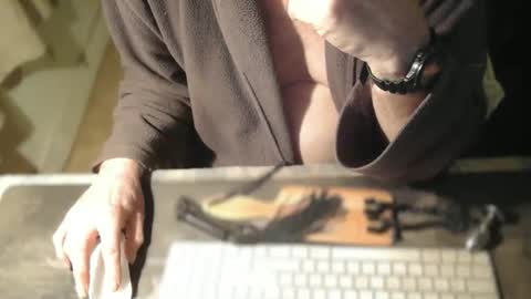 amslave4f online show from 02.14.26