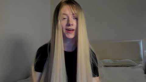 Snapshot of amy1_1 chatting on 10.12.25 amy1_1 online show from 10.12.25