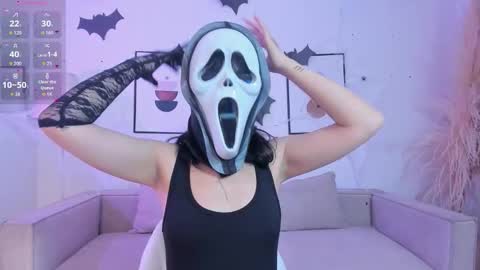 Snapshot of amy_lit chatting on 10.22.25 Hello I am Allison Welcome to my room and let is have a good time together whith me online show from 10.22.25