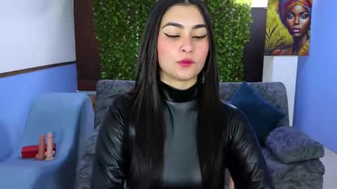 Snapshot of amy_lovelydoll chatting on 11.12.25 Amy online show from 11.12.25