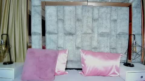 Emy Noa  online show from 04.11.26