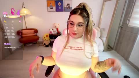 Snapshot of amy_ross1 chatting on 09.08.25 Daniela M online show from 09.08.25