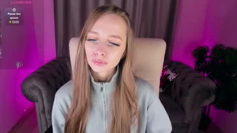 Snapshot of amy_vayne chatting on 10.03.25 Amy online show from 10.03.25