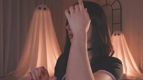 Amy Armstrong online show from 10.18.25