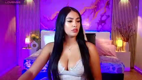 amyjohnsonn online show from 07.30.26