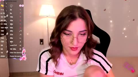 amyvilvet online show from 11.17.25