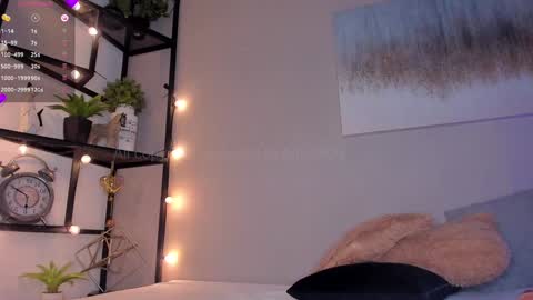 IG amyw0w   online show from 01.22.25