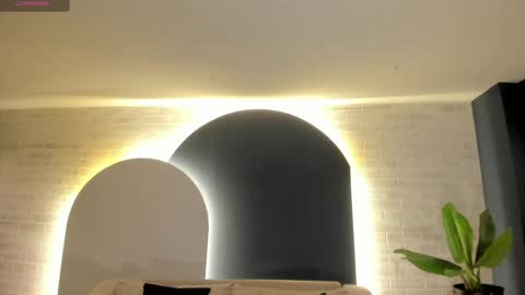 AMY WALKER online show from 02.06.25