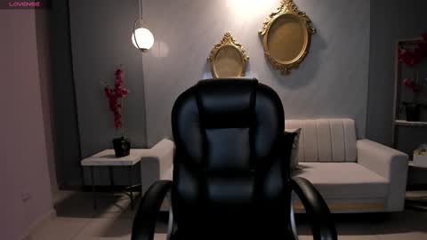 AMY WALKER online show from 02.07.25