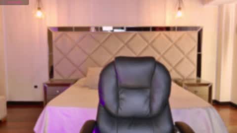 AMY WALKER online show from 03.06.25