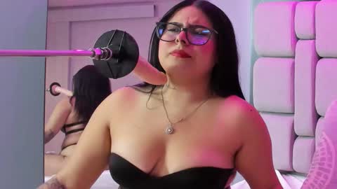 amywhitte_ online show from 11.30.25