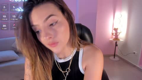 Snapshot of amywoods chatting on 12.28.24 online show from 12.28.24