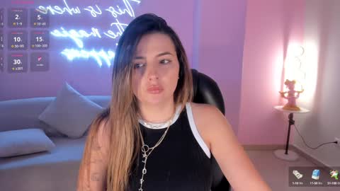 Snapshot of amywoods chatting on 12.29.24 online show from 12.29.24