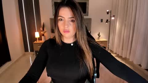 Snapshot of amywoods chatting on 02.18.25 online show from 02.18.25