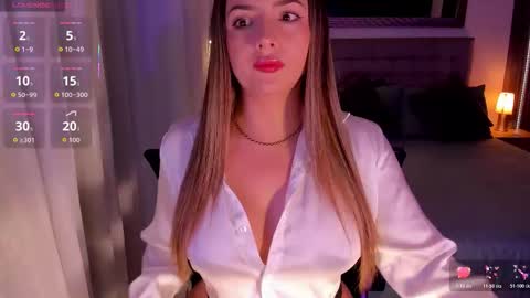 Snapshot of amywoods chatting on 10.21.25 online show from 10.21.25