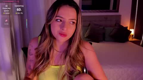 Snapshot of amywoods chatting on 10.25.25 online show from 10.25.25