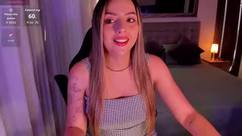 Snapshot of amywoods chatting on 11.20.25 online show from 11.20.25