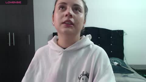 Snapshot of ana_arms_ chatting on 02.25.26 ana_arms_ online show from 02.25.26