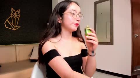 Snapshot of ana_ev chatting on 02.06.25 Ana online show from 02.06.25