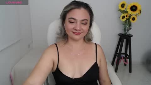  Ana  online show from 10.18.25