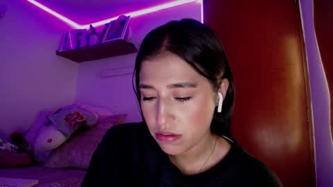 Snapshot of ana_m_ chatting on 12.16.24 Ana online show from 12.16.24