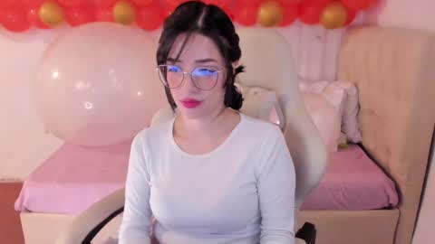 Im anna but you can call me as you want online show from 02.07.25