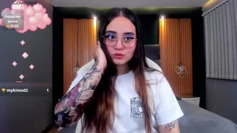 Snapshot of ana_taylor2 chatting on 02.05.25 Ana online show from 02.05.25