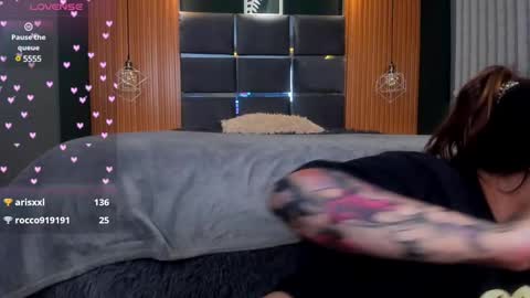 Snapshot of ana_taylor2 chatting on 02.17.25 Ana online show from 02.17.25