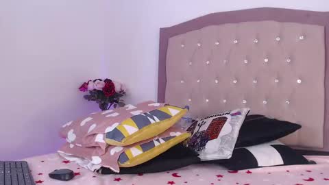 Ana Moon  online show from 02.24.25