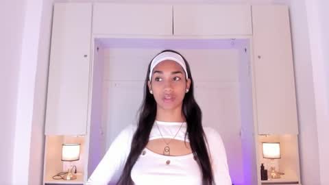 Snapshot of anaacollins_ chatting on 10.13.25 anaacollins_ online show from 10.13.25