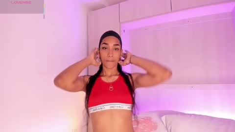 Snapshot of anaacollins_ chatting on 10.23.25 anaacollins_ online show from 10.23.25