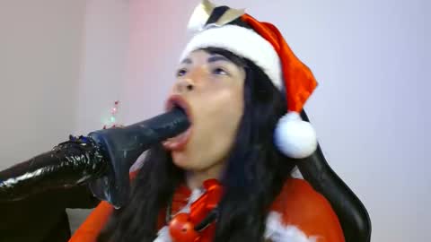 Snapshot of anabel693 chatting on 12.24.24 anabel alice gandara online show from 12.24.24