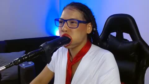 Snapshot of anabel693 chatting on 01.28.25 anabel alice gandara online show from 01.28.25