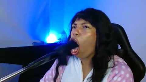 Snapshot of anabel693 chatting on 02.04.25 anabel alice gandara online show from 02.04.25