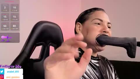 Snapshot of anabel693 chatting on 11.21.25 anabel alice gandara online show from 11.21.25