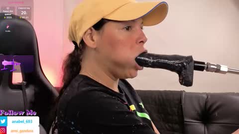 Snapshot of anabel693 chatting on 11.22.25 anabel alice gandara online show from 11.22.25