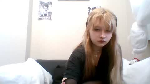 Snapshot of anabelbrando chatting on 06.20.26 Malvina online show from 06.20.26