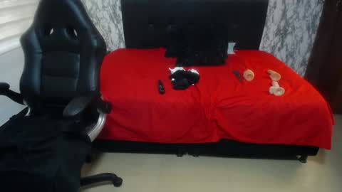 Snapshot of anabella_thompson chatting on 01.13.25 Anabella online show from 01.13.25